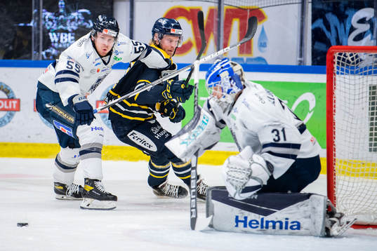 Södertäljes Villiam Haag mot Karlskogas Arvid Aronsson