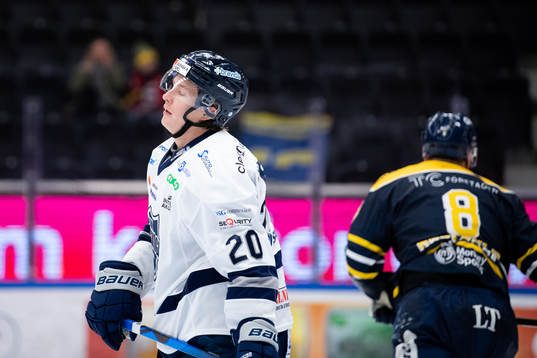 Karlskogas Juliuz Persson deppar