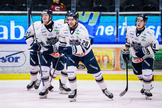 Karlskogas Sebastian Fakt jublar