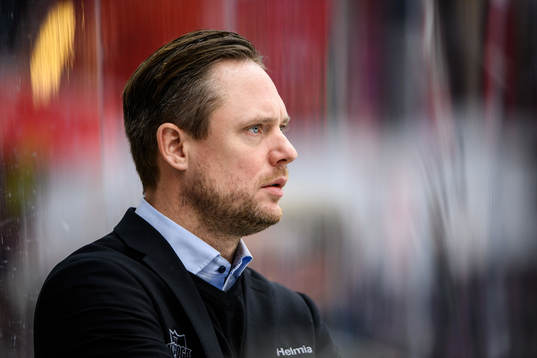 Karlskogas huvudtränare Karl Helmersson