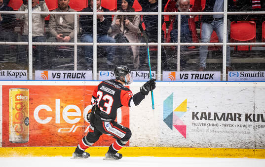 Nybros Hannes Johansson jublar