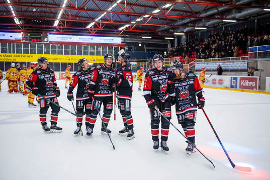 Nybros spelare jublar