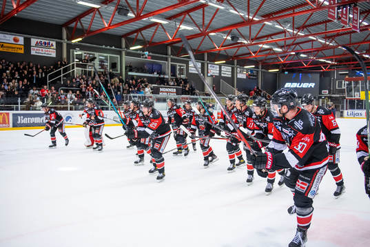 Nybros spelare jublar