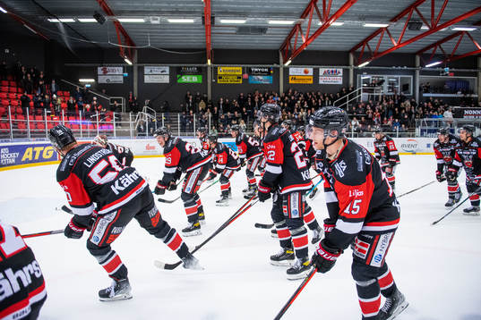 Nybros spelare jublar