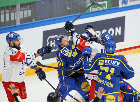 Lawrence Pilut of Sweden and Jan Kovarz of Czech Republic