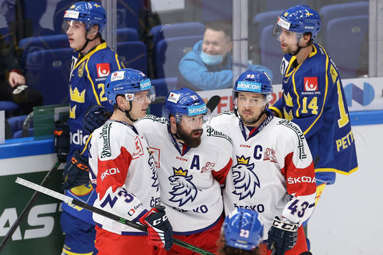 Milan Gulash and Jan Kovarz of Czech Republic celebrates