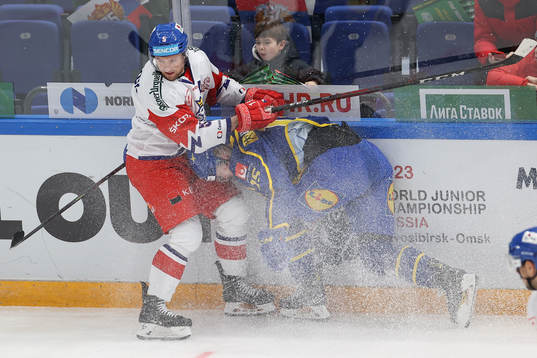Gustav Rydahl of Sweden and Jakub Yerzhabek of Czech