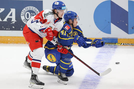Dmytro Timashov of Sweden and Michal Kovarzchik of Czech
