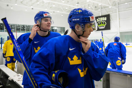 Helge Grans and Isak Rosén of the Swedish under-20