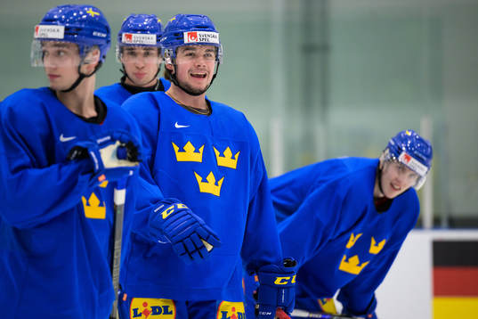 Alexander Holtz of the Swedish under-20 national ice hockey