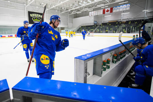 Alexander Holtz of the Swedish under-20 national ice hockey