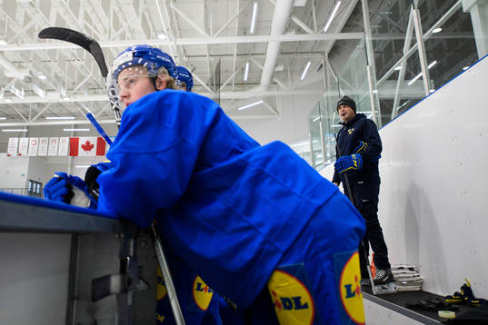 Head coach Tomas Montén of the Swedish under-20 national
