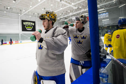 Goaltenders Jesper Wallstedt and Jesper Vikman of the