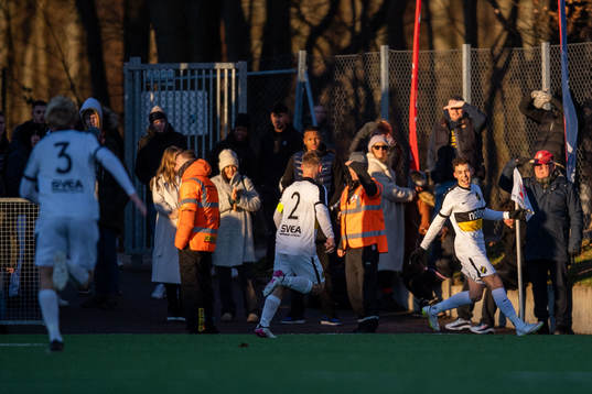 AIKs Victor Andersson jublar