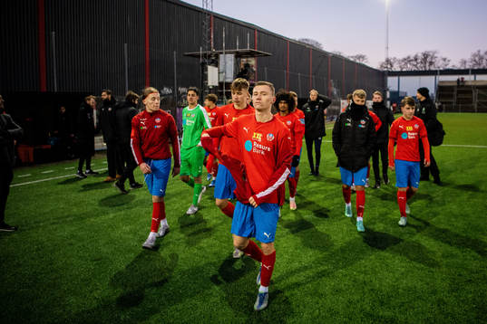 Helsingborgs Gabriel El-Youssef deppar med lagkamrater