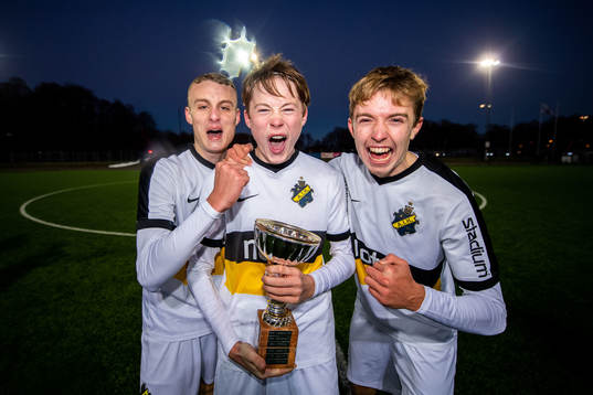 AIKs Nikola Radojcic, Wilmer Olofsson och Marcus Valgma
