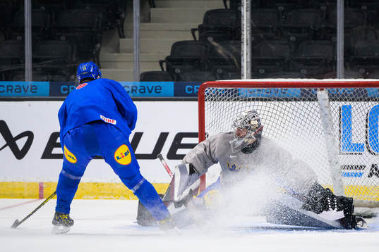 Daniel Torgersson scores