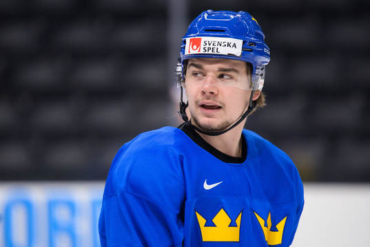 Alexander Holtz of the Swedish under-20 national ice hockey