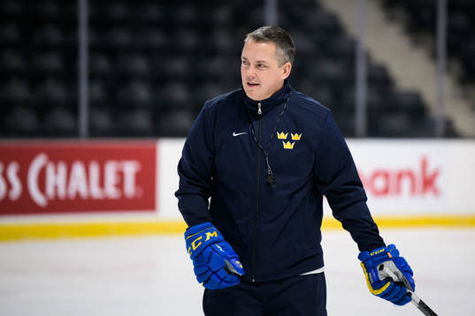 Head coach Tomas Montén of the Swedish under-20 national