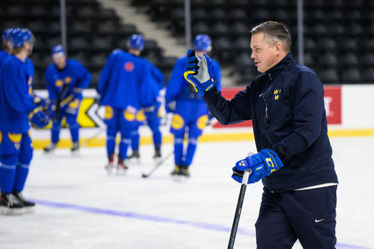 Head coach Tomas Montén of the Swedish under-20 national