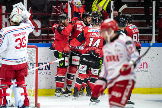Malmö Redhawks Matias Lassen jublar med lagkamrater