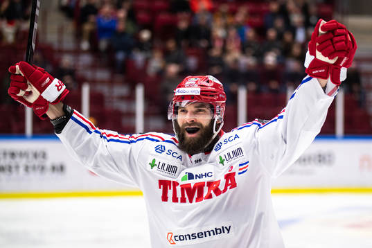 Timrås Per Svensson jublar