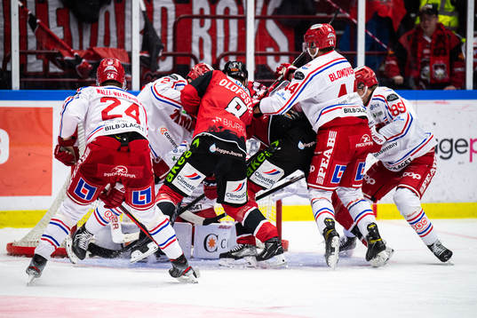 Malmö Redhawks Johan Olofsson och Lars Bryggman i samband