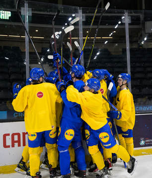 Players of the Swedish under-20 national ice hockey team