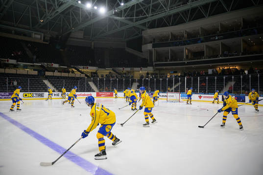 Players of Sweden at warm-up