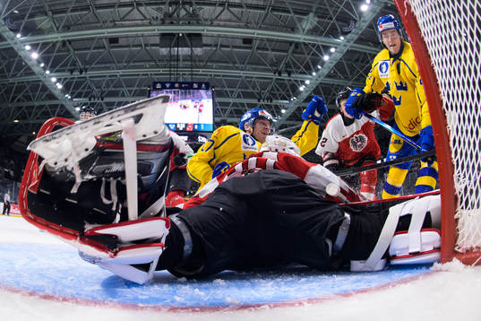 William Eklund and Oskar Olausson of Sweden in front of