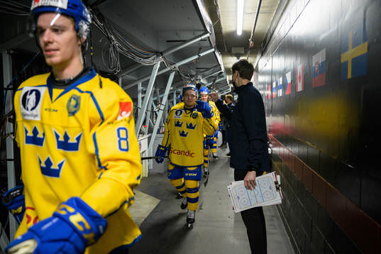 Zion Nybeck and assistant coach Joel Rönnmark of Sweden