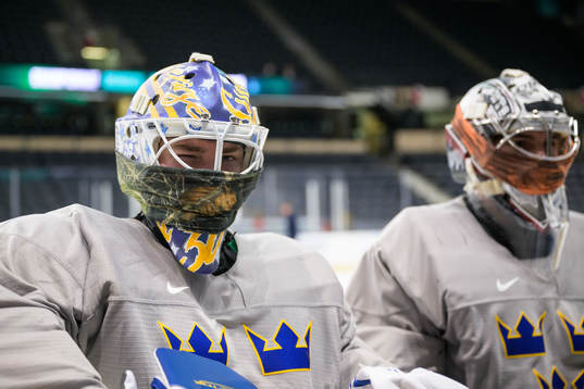 Bläddra bland fler bilder av 2022 IIHF World Junior Championship, day -1, Sweden, training
