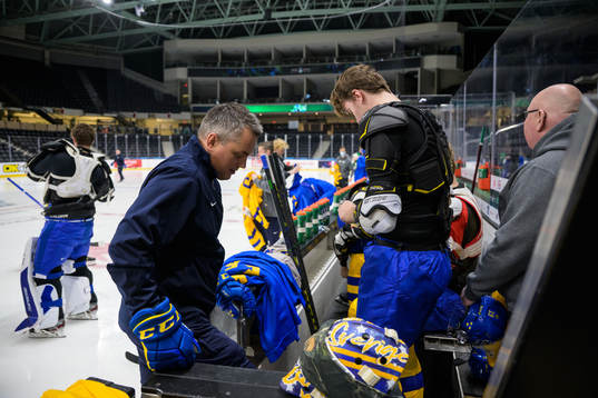 Head coach Tomas Montén of Sweden at a training session