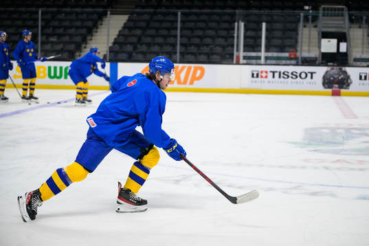 Alexander Holtz of Sweden at a training session
