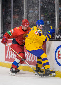 Dmitri Zlodeyev of Russia and Oskar Magnusson of Sweden