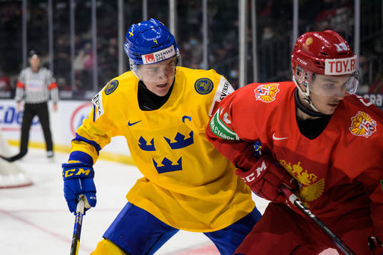 Emil Andrae of Sweden and Nikita Chibrikov of Russia