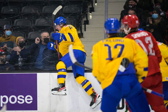Alexander Holtz of Sweden celebrates