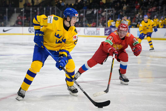 Oskar Olausson of Sweden and Nikita Guslistov of Russia