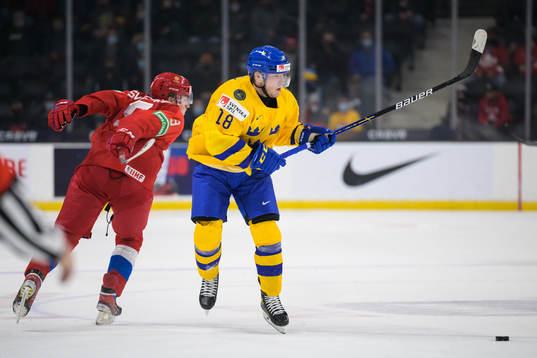 Fedor Svechkov of Russia and Zion Nybeck of Sweden