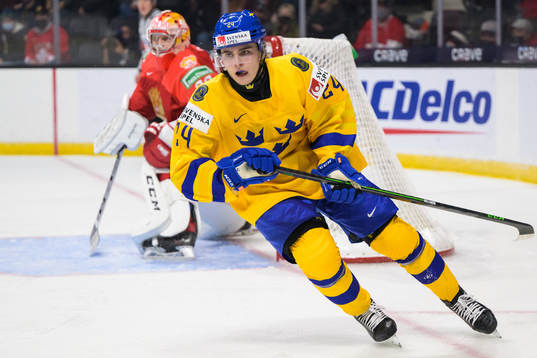 Elliot Ekmark of Sweden