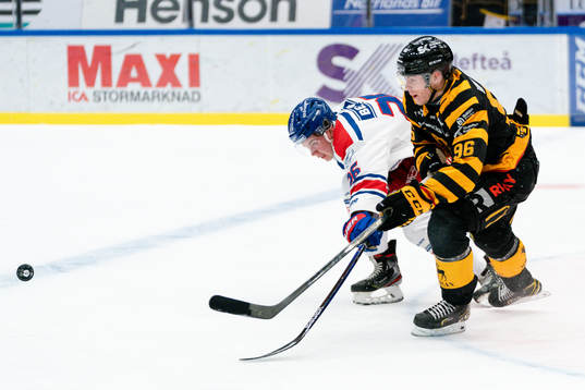 Oskarshamns Lukas Pilö och Skellefteås Rickard Hugg