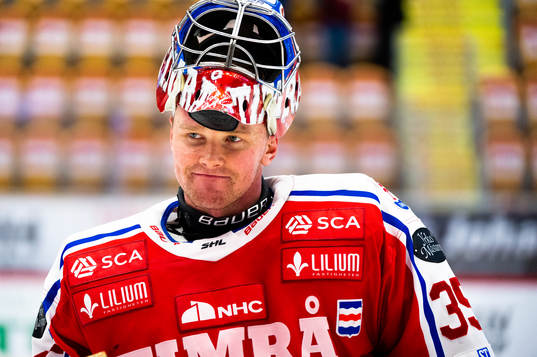 Timrås målvakt Sami Rajaniemi jublar