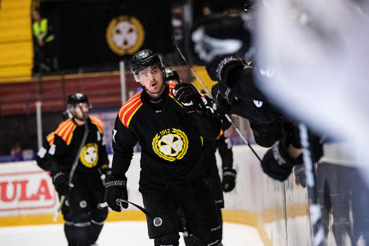 Brynäs Marcus Björk  jublar