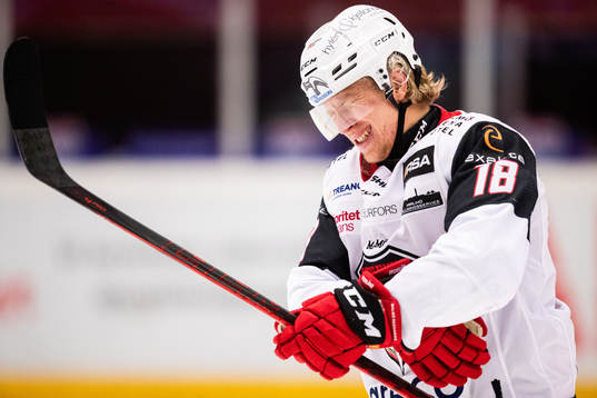 Malmö Redhawks Marcus Sylvegård  har ont