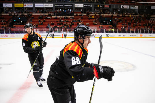Brynäs Dmytro Timashov jublar