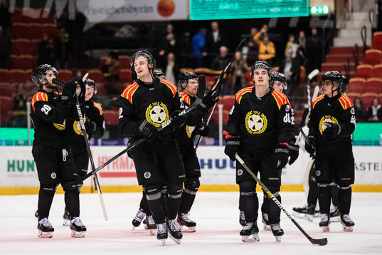 Brynäs spelare jublar