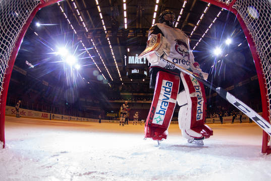 Malmö Redhawks målvakt Oscar Alsenfelt deppar
