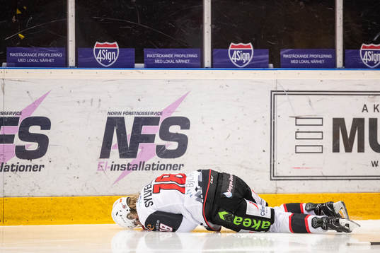Malmö Redhawks Marcus Sylvegård har ont
