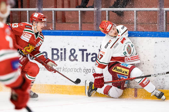 Moras Olle Strandell  och Modos Riley Woods