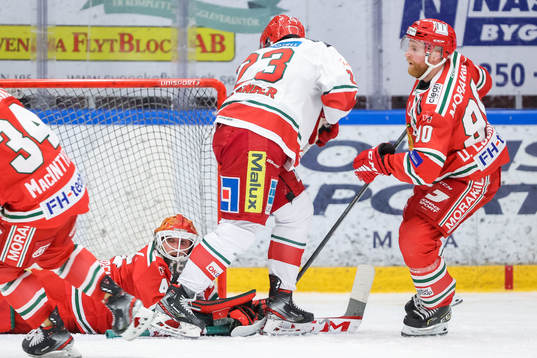 Moras Daniel Ljunggren och målvakt Andreas Ljunggren